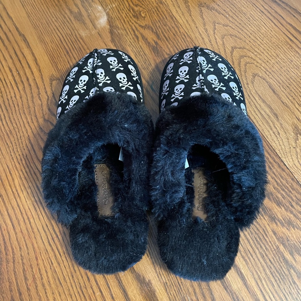 SoftMoc super fuzzy slippers
